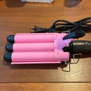 NWT Triple barrel hair curler